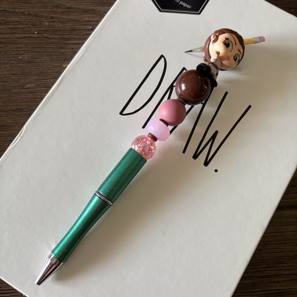 Disney Doorables: Star Wars: Rey handmade beaded pen - Picture 2 of 3